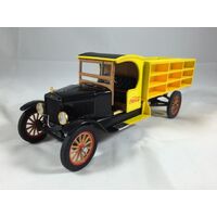 Coca Cola Coke Danbury Mint 1:24 Die Cast Car 1927 Delivery Truck YELLOW