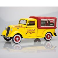 Coca Cola Coke Danbury Mint 1:24 Die Cast 1935 Coca-Cola Delivery Truck Yellow